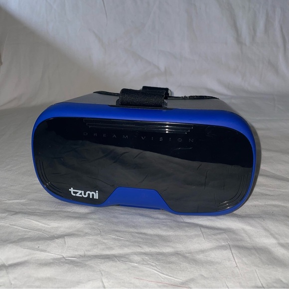 Blue VR Headset - Picture 2 of 5